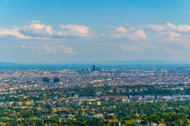 Avusturalya 'daki Kahlenberg Tepesi' nden alınan Viyana manzarası