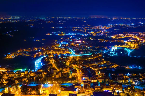 San Marino 'nun gece hava manzarası