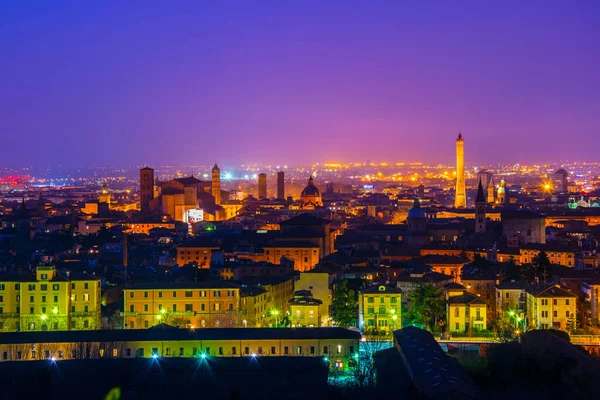 Нічний Краєвид Італійського Міста Болоньї — стокове фото