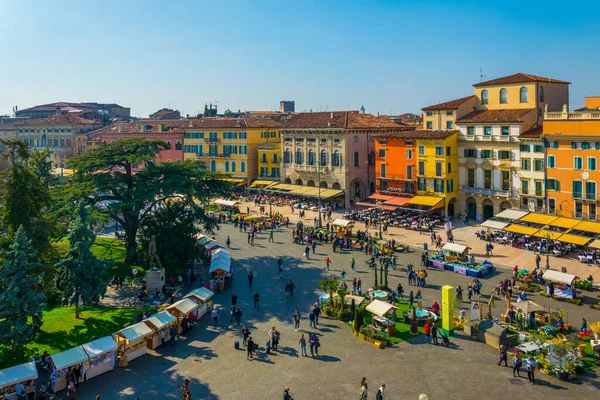 People Strolling Flower Stands Saturday Market Piazza Bra Italian City — Stockfoto
