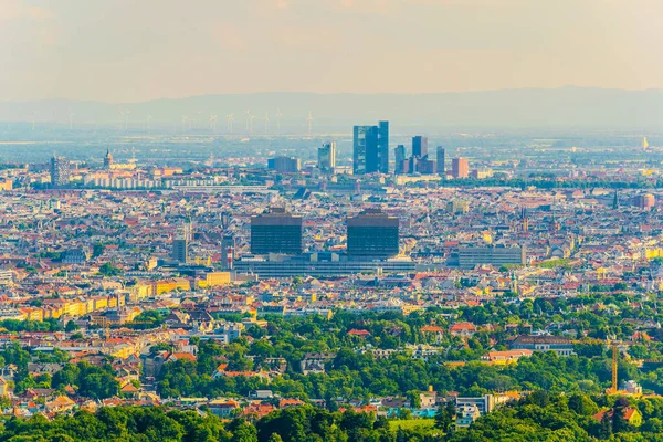 Kahlenberg Hill 'den Viyana' nın tarihi merkezinin havadan görünüşü