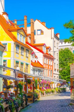 Letonya 'nın Riga şehrinde bir restoran manzarası