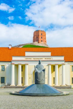 Litvanya Ulusal Müzesi Vilnius, Litvanya 'daki Gediminas Tepesi' nin altında.