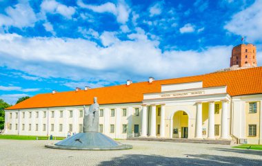 Litvanya Ulusal Müzesi Vilnius, Litvanya 'daki Gediminas Tepesi' nin altında.