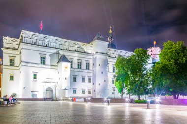 Litvanya, Vilnius 'taki Grandük Sarayı' nın gece manzarası.