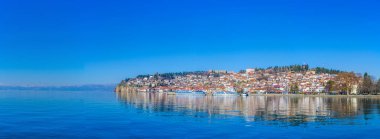 Eski şehir merkezi, farklı mimari ve Samuel Kalesi 'nden dolayı Unesco Dünya Mirasları Listesi' ne ait olan Macedonia 'nın Ohrid Kasabası' nın tarihsel kısmı - fyrom.