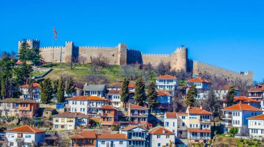St. Bogorodica Perivlepta Kilisesi 'nden Samuel Kalesi' nin havadan görünüşü