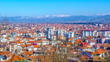 Macar kasabasının modern bir kısmının havadan görünüşü..