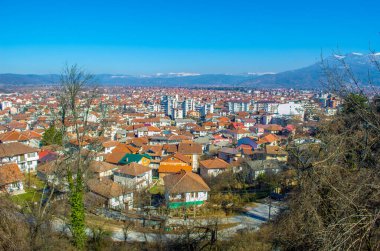 Macar kasabasının modern bir kısmının havadan görünüşü..