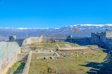 Çar Samuel 'in kalesi bugünlerde harabe halinde. Ohrid Gölü ve Ohrid Şehri 'nin Unesco Dünya Mirası' na dahil edilmesini sağlayan dış tahkimattır.