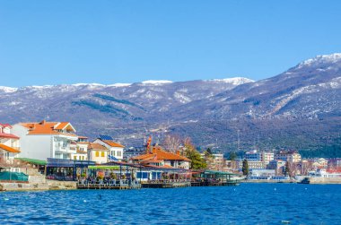Masonya 'daki Ohrid Gölü manzarası.