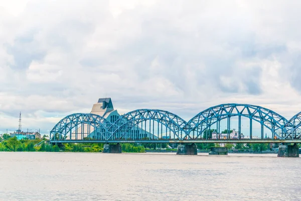 View Latvian National Library Situated Next Railway Bridge Riga Latvia — Stock Photo, Image
