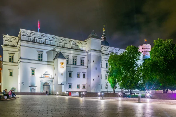 Litvanya, Vilnius 'taki Grandük Sarayı' nın gece manzarası.
