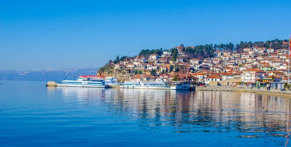 Eski şehir merkezi, farklı mimari ve Samuel Kalesi 'nden dolayı Unesco Dünya Mirasları Listesi' ne ait olan Macedonia 'nın Ohrid Kasabası' nın tarihsel kısmı - fyrom.