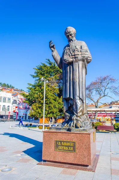 Statue Saint Kliment Ohridski Situated Macedonian Holiday Town Ohrid — Stockfoto