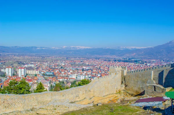 Çar Samuel 'in kalesi bugünlerde harabe halinde. Ohrid Gölü ve Ohrid Şehri 'nin Unesco Dünya Mirası' na dahil edilmesini sağlayan dış tahkimattır.