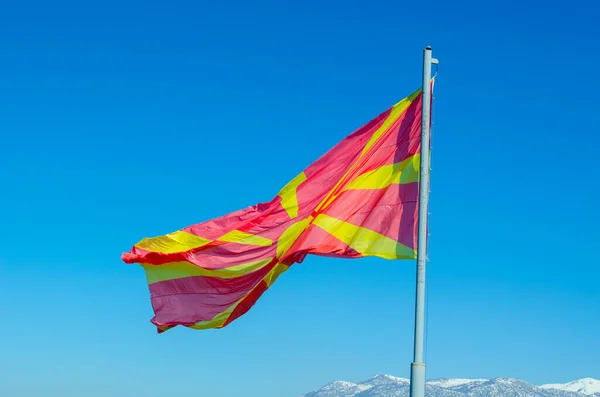 Bandeira Macedoniana Acenando Vento — Fotografia de Stock