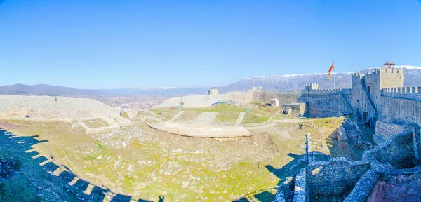 Çar Samuel 'in kalesi bugünlerde harabe halinde. Ohrid Gölü ve Ohrid Şehri 'nin Unesco Dünya Mirası' na dahil edilmesini sağlayan dış tahkimattır.