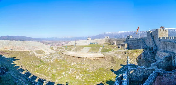 Çar Samuel 'in kalesi bugünlerde harabe halinde. Ohrid Gölü ve Ohrid Şehri 'nin Unesco Dünya Mirası' na dahil edilmesini sağlayan dış tahkimattır.