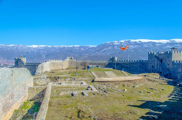 Çar Samuel 'in kalesi bugünlerde harabe halinde. Ohrid Gölü ve Ohrid Şehri 'nin Unesco Dünya Mirası' na dahil edilmesini sağlayan dış tahkimattır.