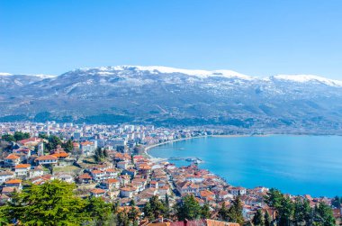 aerail görünümü, unesco için ünlü Makedon şehir Ohri'nin tarihi merkezi ve güzel göl Makedonya Arnavutluk ayıran listelenen.