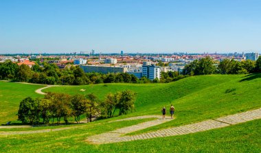 Münih, Almanya 'da bulunan Olimpiyat Parkı, 1972 Yaz Olimpiyatları için inşa edilmiştir.