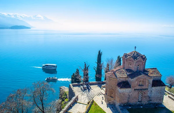 Kaneo 'daki Aziz John Kilisesi Unesco' da listelenmiş Macedonian kasabası Ohrid, fyrom.
