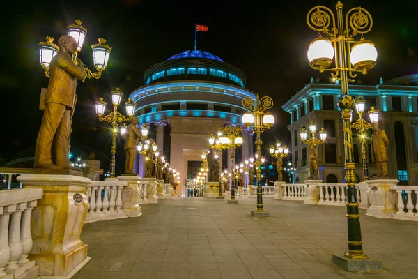 Night View Bridge Leading Ministry Foreign Affairs Financial Police Skopje — Stockfoto