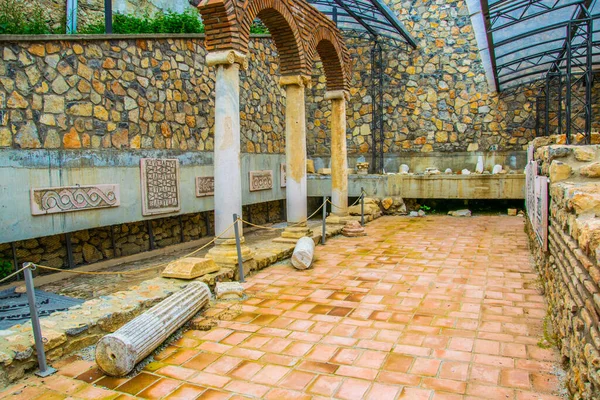 Makedonya 'nın Ohri kentindeki Ana antik tapınağının yıkılması