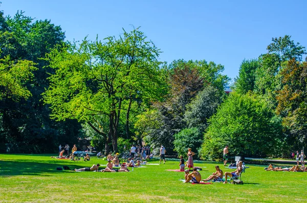 Münih 'teki İngiliz bahçesi, Bayern, Almanya
