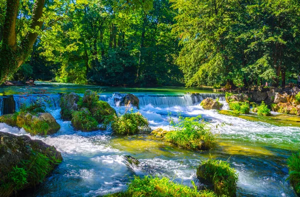 Vista Riacho Jardim Inglês Munique Bayern Alemanha — Fotografia de Stock