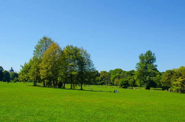 Münih 'teki İngiliz bahçesi, Bayern, Almanya