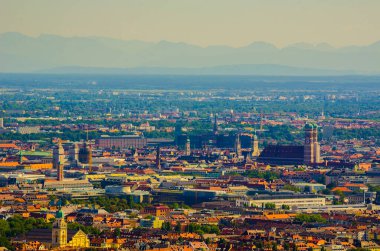 olympiaturm (Olimpiyat kule) Münih hava manzara. Münih, Bavyera, Almanya