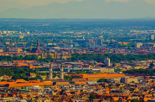 olympiaturm (Olimpiyat kule) Münih hava manzara. Münih, Bavyera, Almanya