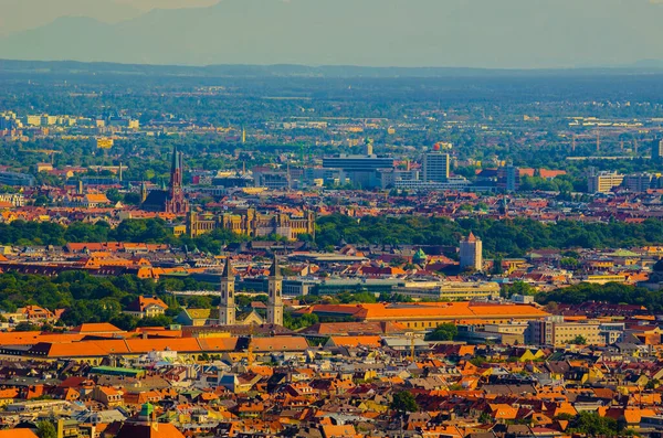 olympiaturm (Olimpiyat kule) Münih hava manzara. Münih, Bavyera, Almanya