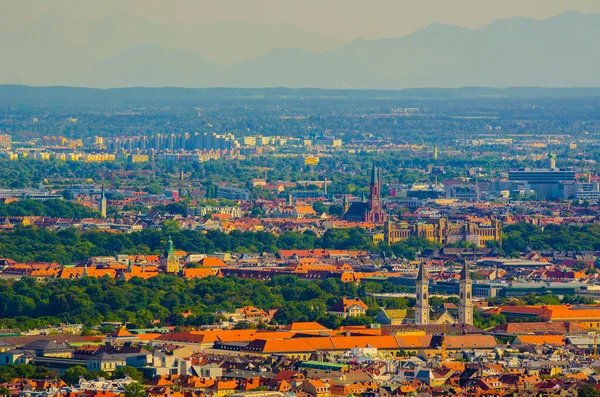 olympiaturm (Olimpiyat kule) Münih hava manzara. Münih, Bavyera, Almanya