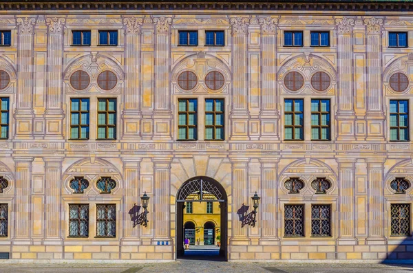 ayrıntılı bir binanın residenz Münih (Bavyera, Almanya) güneşli bir ortam adı.
