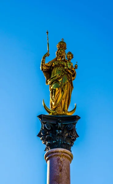 Estatua Dorada María Mariensaule Una Columna Mariana Marienplatz Munich Alemania — Foto de Stock