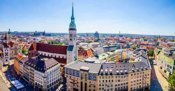 Münih Panoraması. Aziz Peter Kilisesi