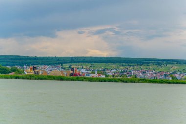 Morbisch, Avusturya 'yı hayal kırıklığına uğrattı. Şehir, yüzen bir sahnede gerçekleşen yıllık 