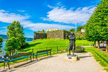 Norveç 'in Berge kentindeki eski bir kalenin manzarası