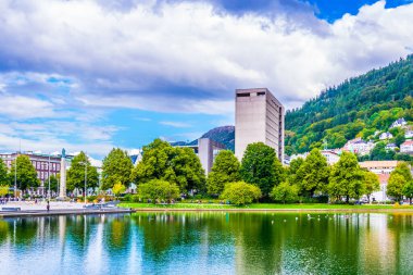 Lille Gölü Lungegardsvannet Şehir merkezindeki Berge parkında