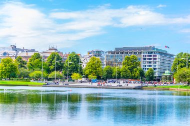 Lille Gölü Lungegardsvannet Şehir merkezindeki Berge parkında