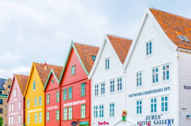 Norveç 'in Bergen kentindeki tarihi bir ahşap bölge Bryggen manzarası