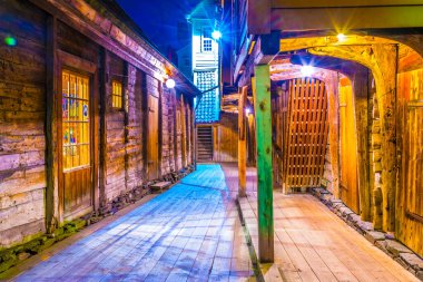Norveç, Bergen 'in tarihi Bryggen bölgesindeki ahşap bir caddenin detayları