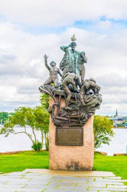 İkinci Dünya Savaşı sırasında Oslo, Norwa 'da mal taşıyan ticaret gemilerinin denizcilerinin anıtı.