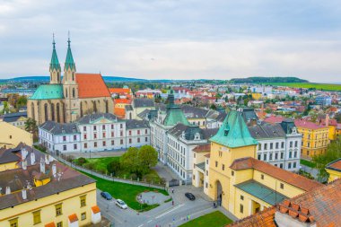 Kromeriz, Moravya, Çek Cumhuriyeti 'ndeki St. Moritz Kilisesi ve Meydanı' nın havadan görünüşü