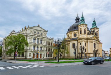 Aziz John Baptiste Kilisesi ve bir adalet okulu, Kromeriz, Çek reddetme