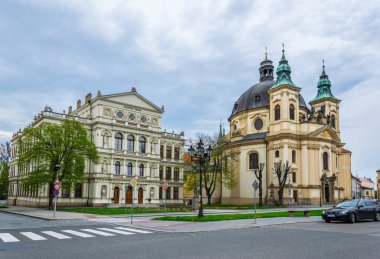 Aziz John Baptiste Kilisesi ve bir adalet okulu, Kromeriz, Çek reddetme
