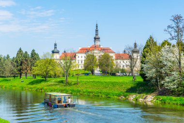 Çek Cumhuriyeti 'nin Olomouc kenti yakınlarındaki eski Hradisko manastırında yer alan bir askeri hastane manzarası